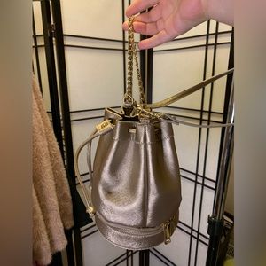 Gold crossbody bag 💛🤎